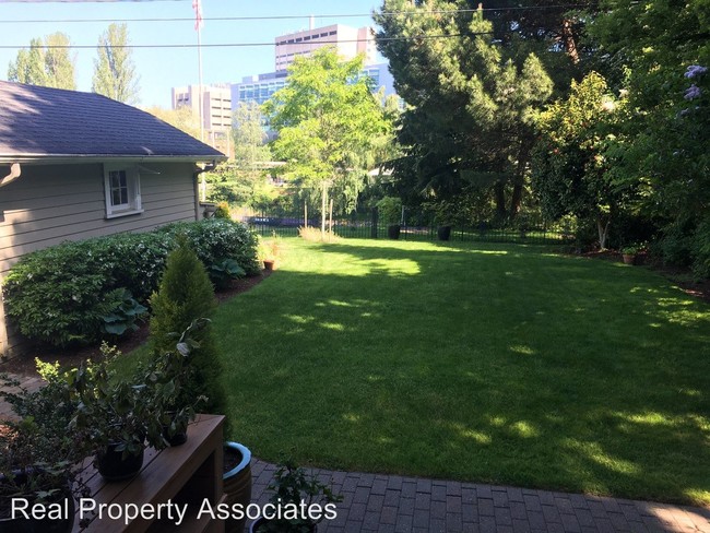 Foto del edificio - 3 br, 3 bath House - 1852 E. Shelby Street