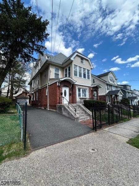 Foto del edificio - 99 Vassar Ave