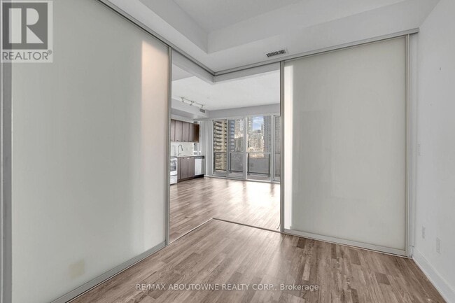 Building Photo - 20 Bruyeres Mews