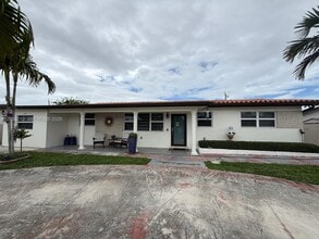Building Photo - 875 W 72nd Pl