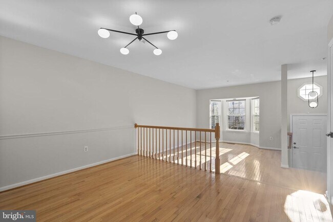 Building Photo - 18502 Clovercrest Cir