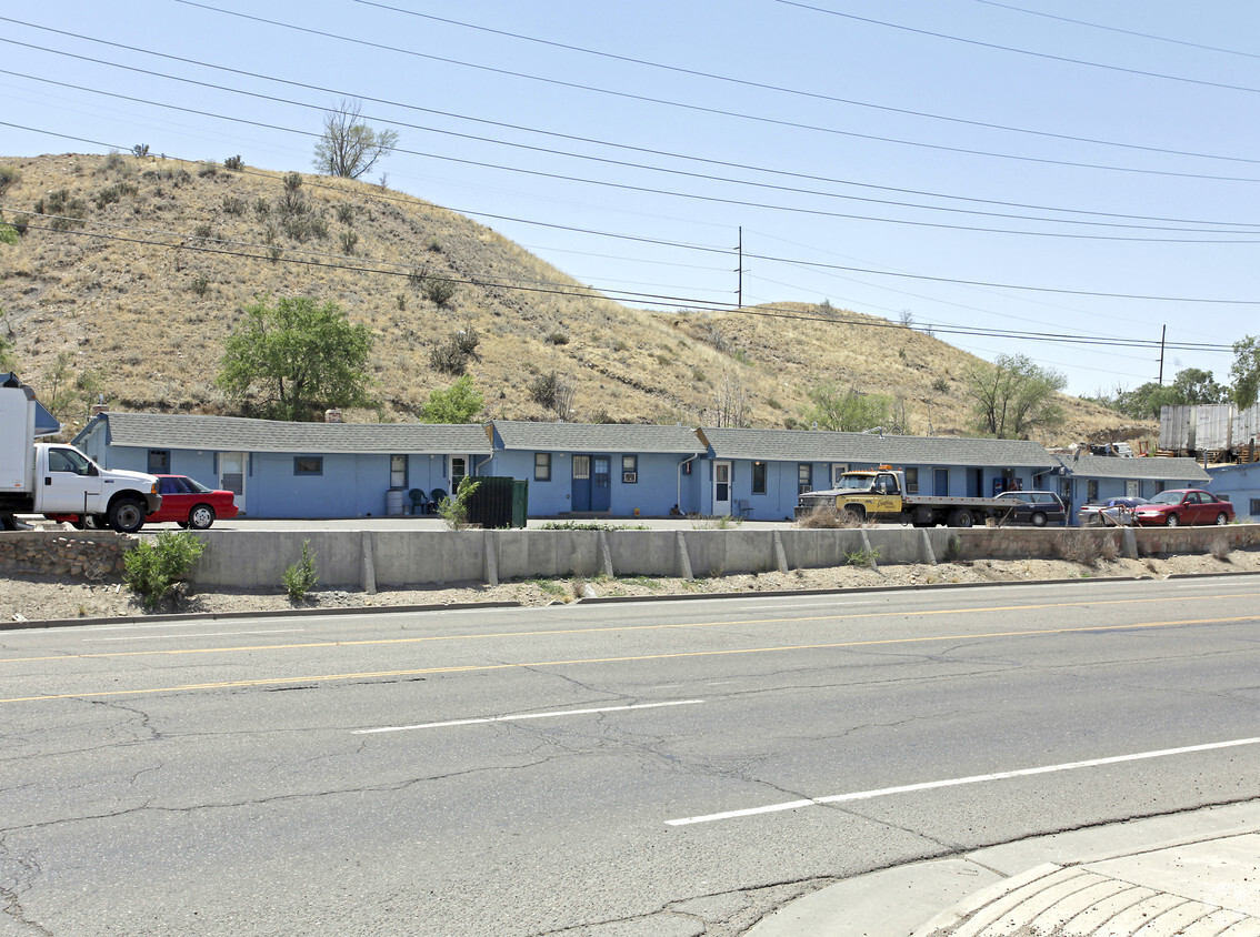 Building Photo - 400 Santa Fe Dr