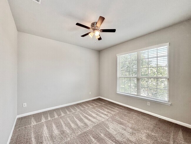 Building Photo - 4 Bedroom Home with Pool in Kinder Ranch!