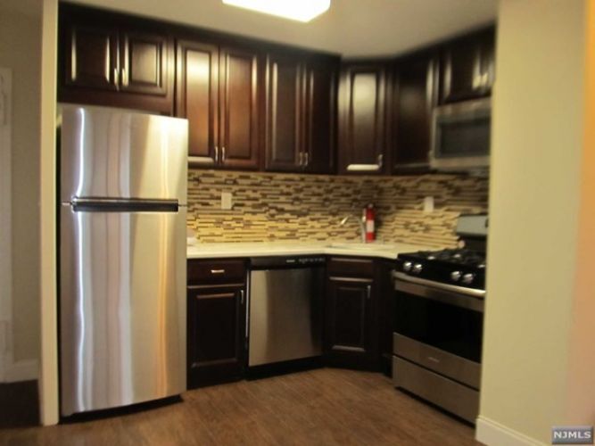 285 Aycrigg Ave Unit 2B, Passaic, NJ 07055 Condo for Rent in Passaic