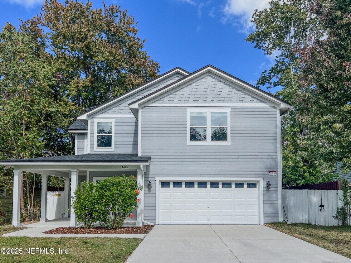 Foto principal - 4325 Appleton Ave