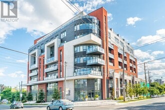 Building Photo - 2433-2433 Dufferin St