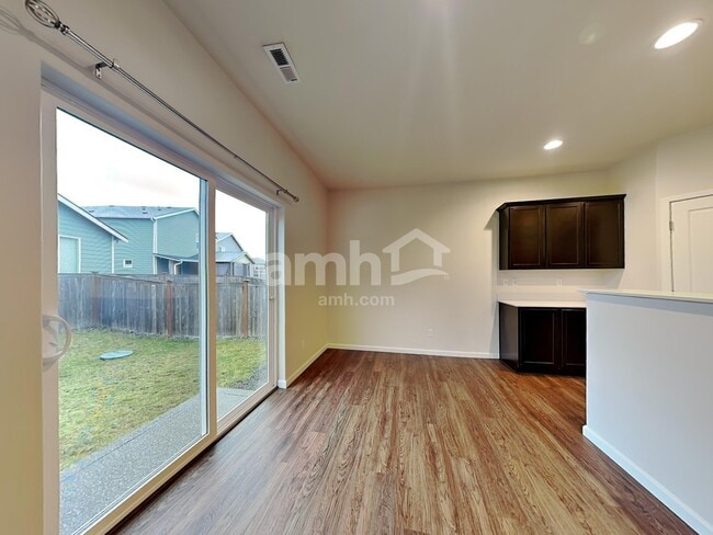 Building Photo - 18946 Lipoma Ave E