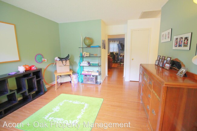 Building Photo - 3 br, 2 bath House - 2911 Omah St.