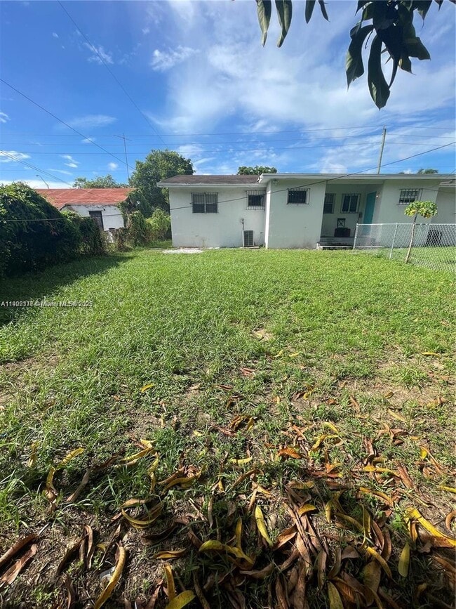 Foto del edificio - 2151 NW 103rd St
