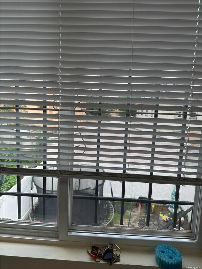 Foto del edificio - 145-55 107th Ave