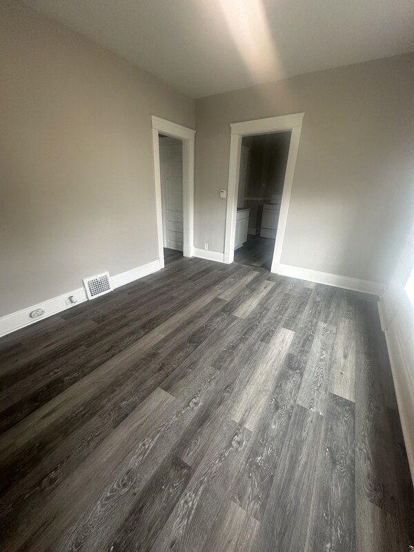 Foto del edificio - 3525 E 133rd St