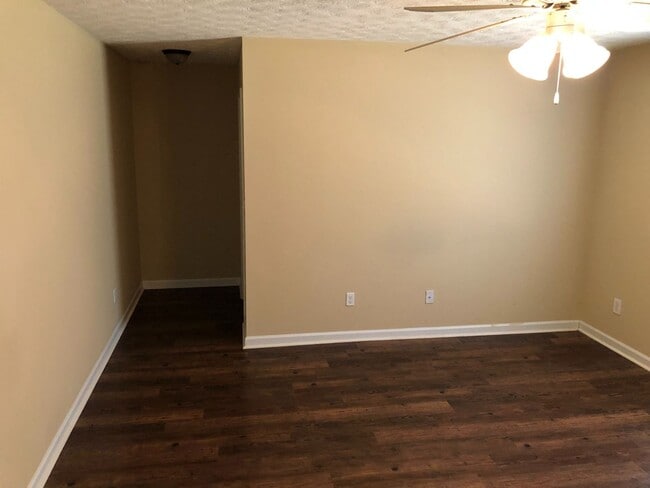 Building Photo - Downs Way BIG Bedrooms!