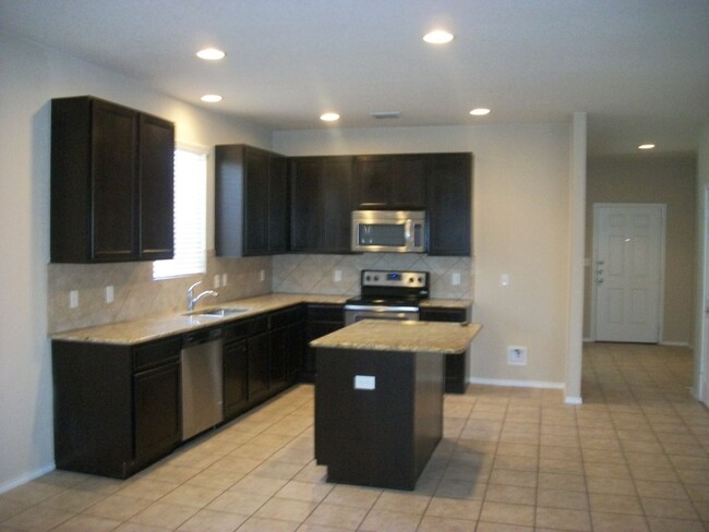 Building Photo - Beautiful Rental in New Braunfels