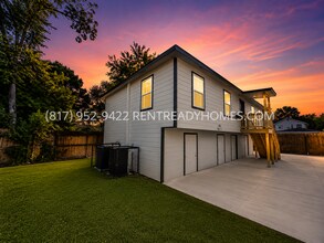 Building Photo - 1021 Delmas St