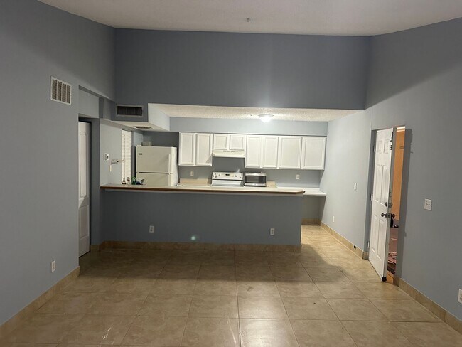 Foto del edificio - 2 Bedroom Condo in Nob Hill Landing - Tamarac Florida