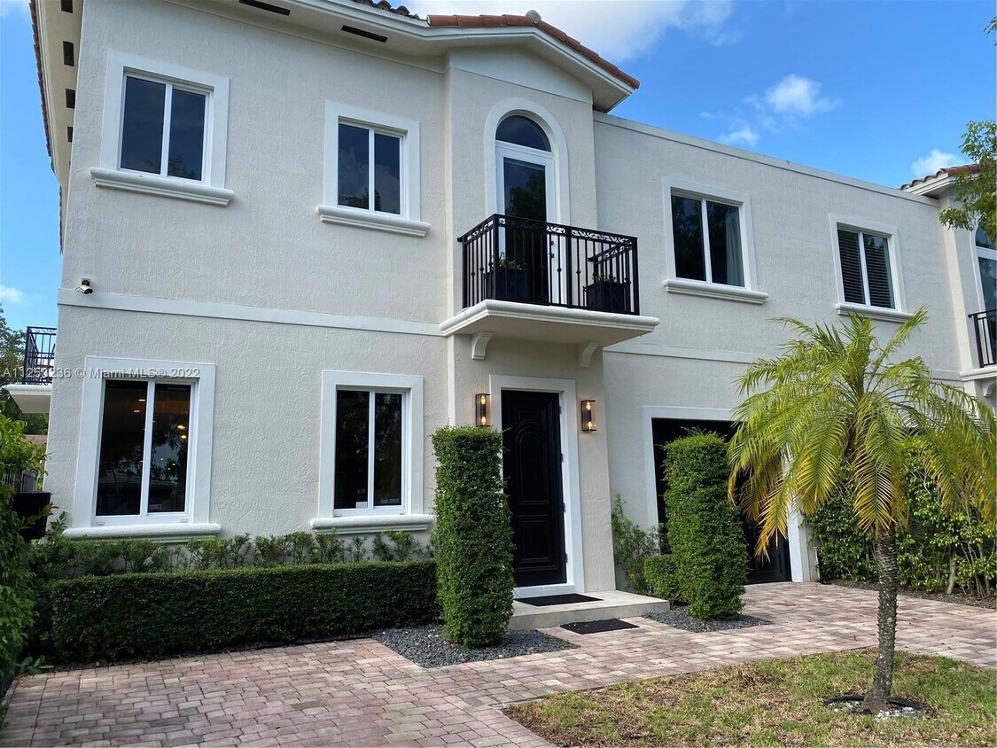 Primary Photo - 1299 SW 13th St