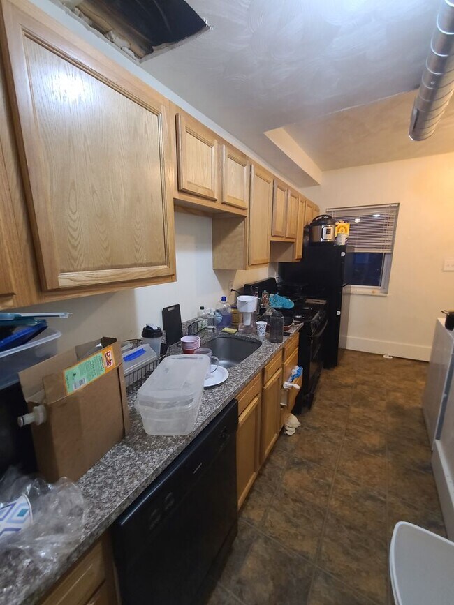 349 Atwood St Unit Upstairs, Pittsburgh, PA 15213 Room for Rent in