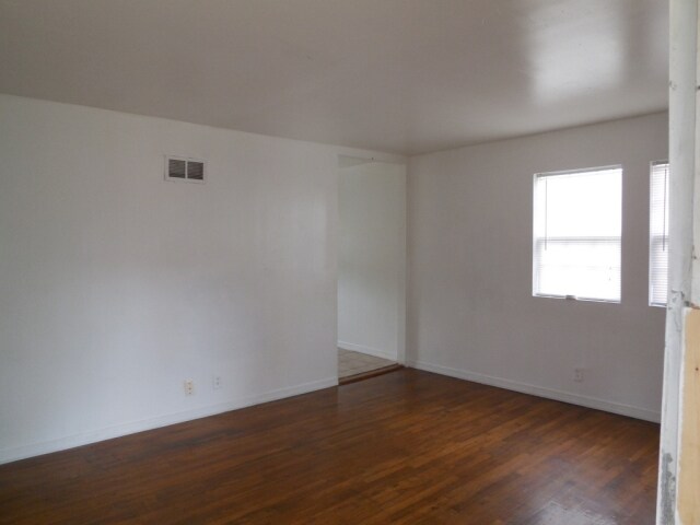 Building Photo - 8440 N Broadway