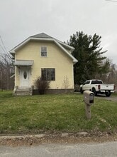 Building Photo - 15 Lakehill Rd