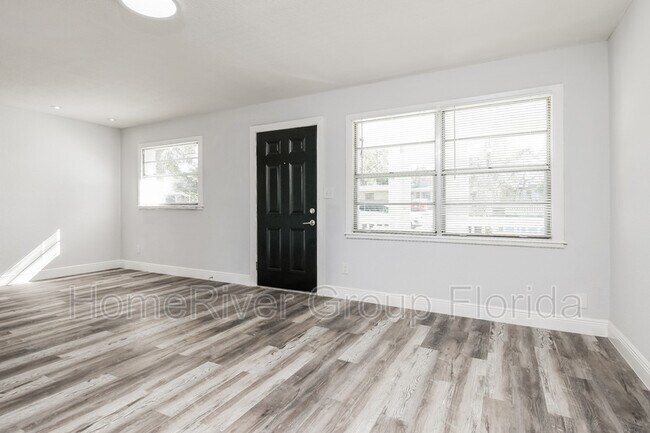 Building Photo - 1455 Bethesda St