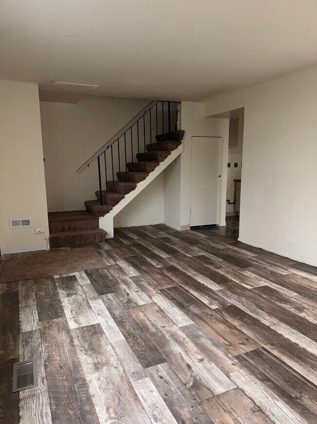 Foto del edificio - 5563 Allemong Dr