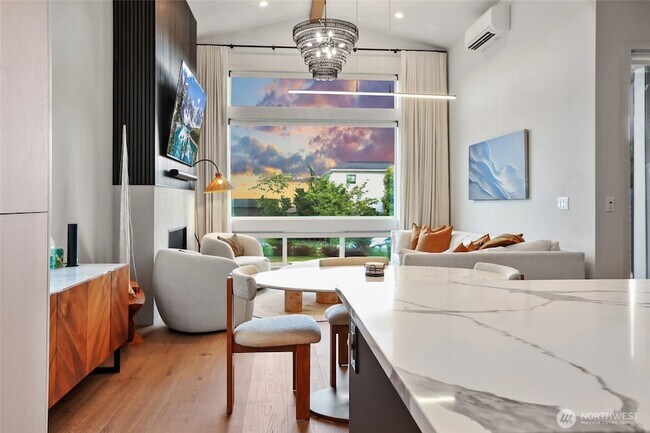 Foto del edificio - 246 5th Ave W