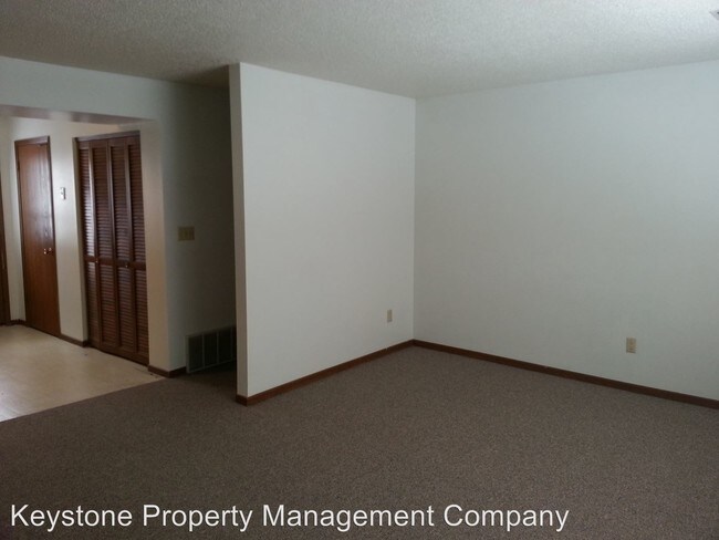 Building Photo - 622 Orchard Ct
