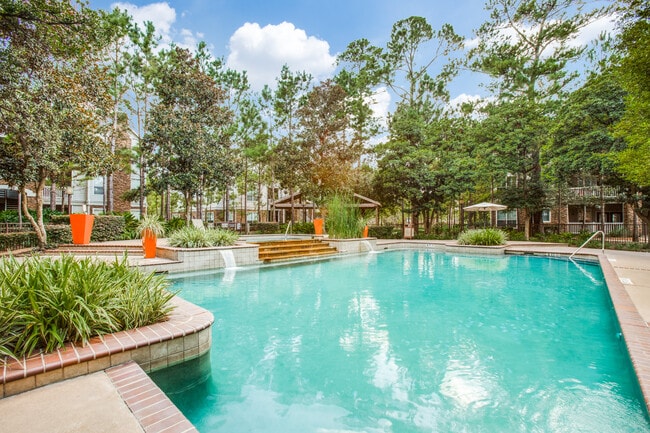 Resort-Style Pool - The Lodge at Spring Shadows