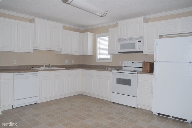 Foto del edificio - 3 br, 2 bath House - 19692 Brighton Dr