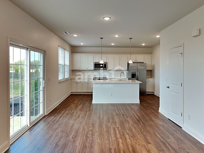 Building Photo - 1014 Castor Dr
