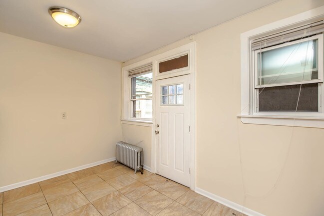 Building Photo - 4823 N Springfield Ave