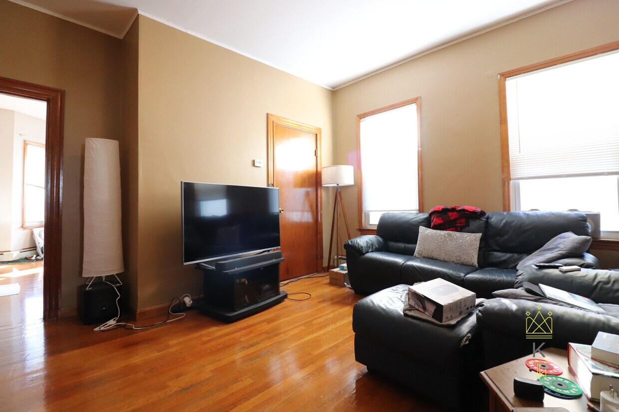 Primary Photo - 375 Cardinal Medeiros Ave