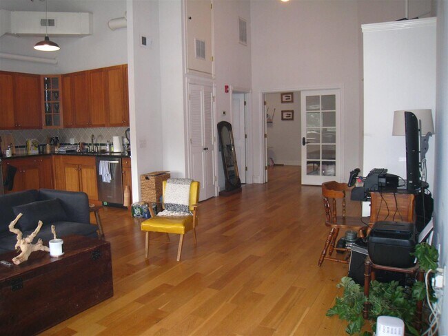 Foto del edificio - 300 Communipaw Ave