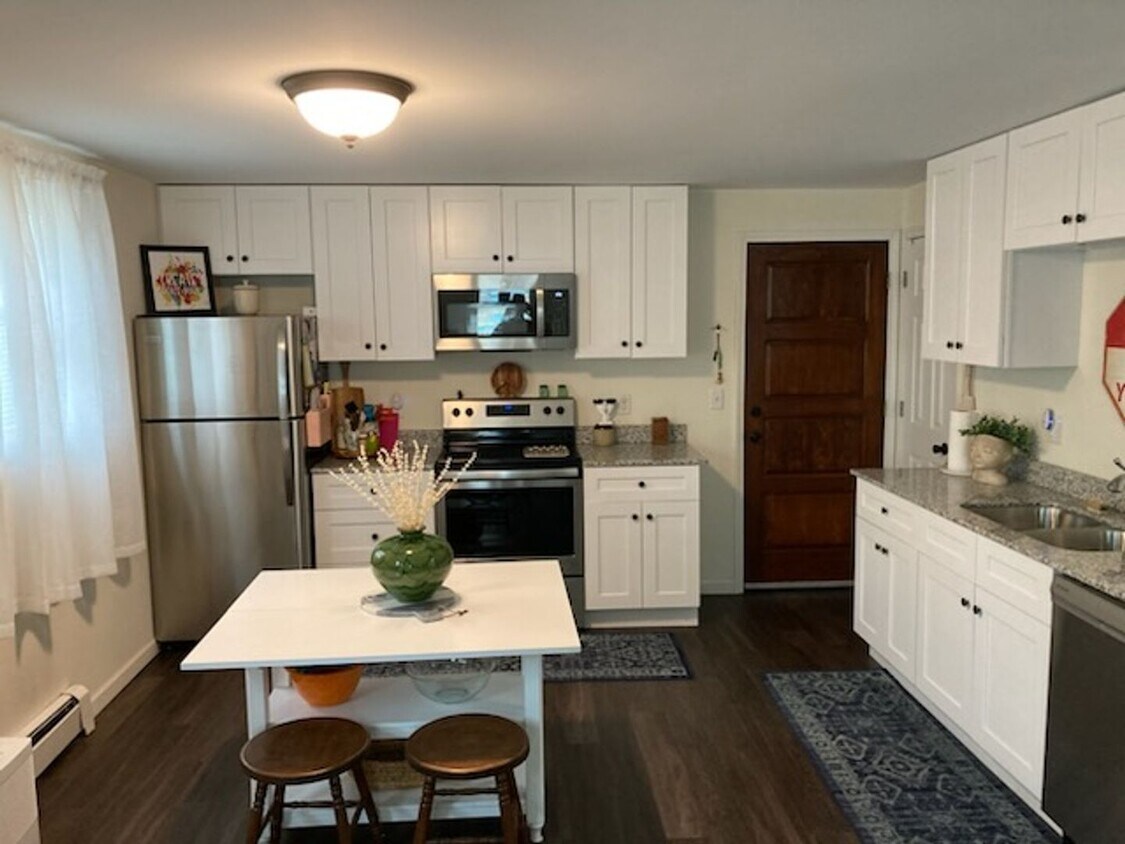Foto principal - 670 4th St
