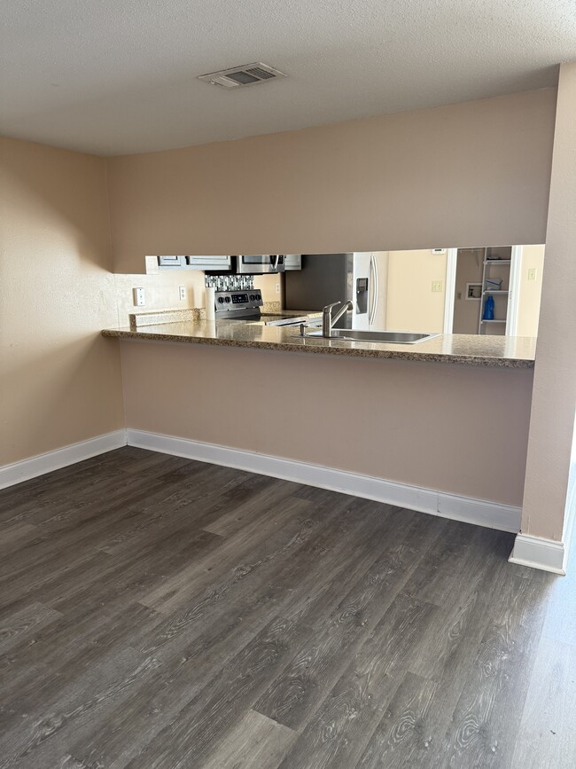 Foto del edificio - 412 N Sea Ln NW