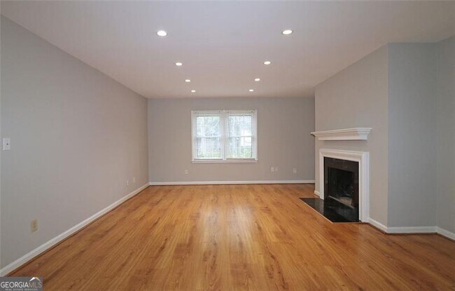 Foto del edificio - 40 Glenald Way NW