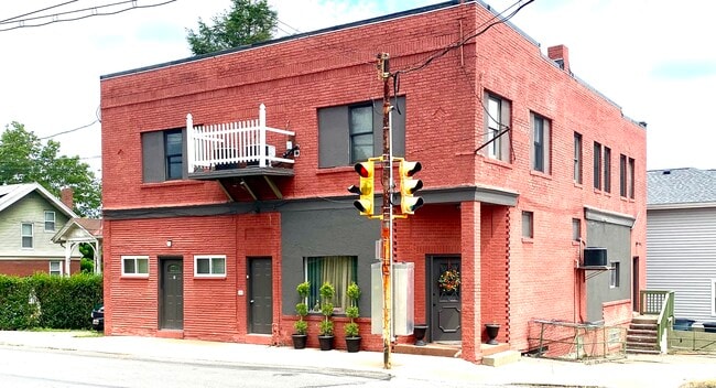 Building Photo - 1447 State Ave