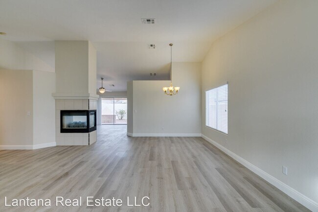 Foto del edificio - 3 br, 2 bath House - 3610 Helmsley Ave.