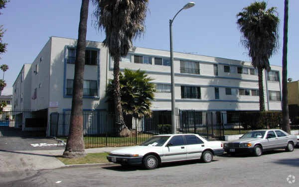 Foto del edificio - 940 Magnolia Ave
