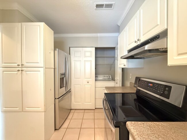 Building Photo - 2233 Stonecutter Dr