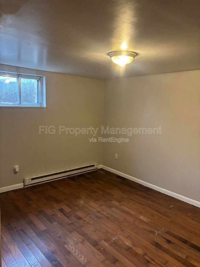 Foto del edificio - 605 W E St