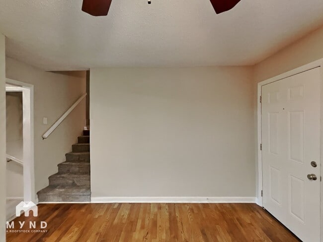 Building Photo - 1835 Mountainbrook Dr