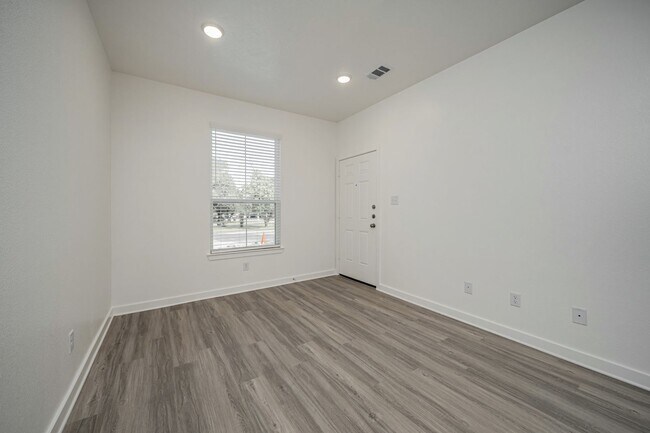 Foto del edificio - 1608 W 5th St