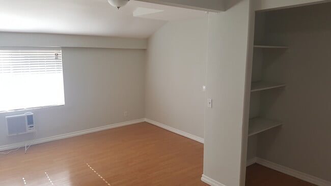 Building Photo - 711 Maltman Ave