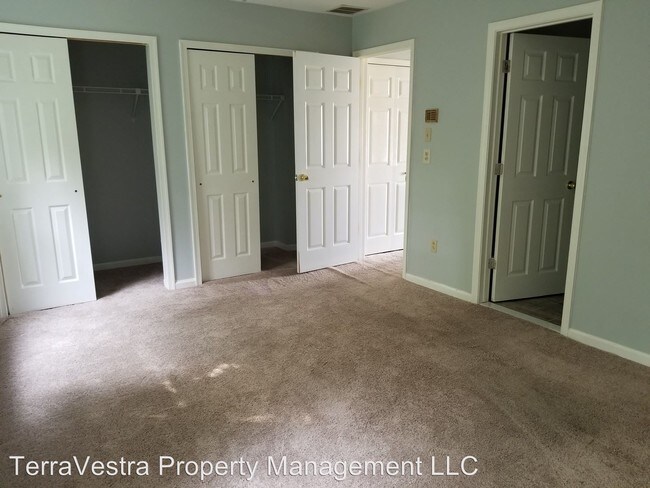 Building Photo - 2 br, 2.5 bath House - 3301 Tall Pines