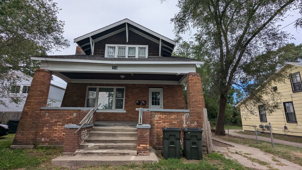 Primary Photo - 174 E Isabella Ave