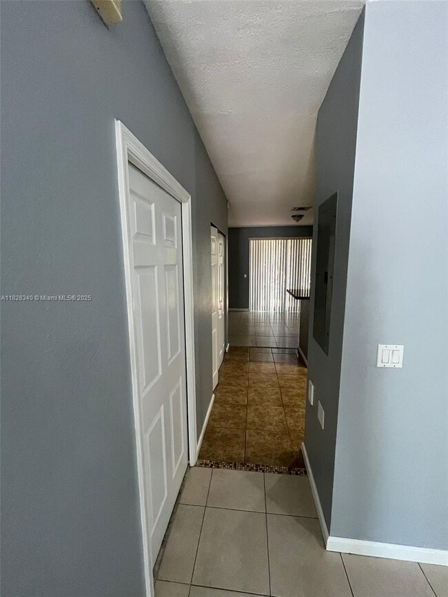 Building Photo - 2539 SW 82nd Ave