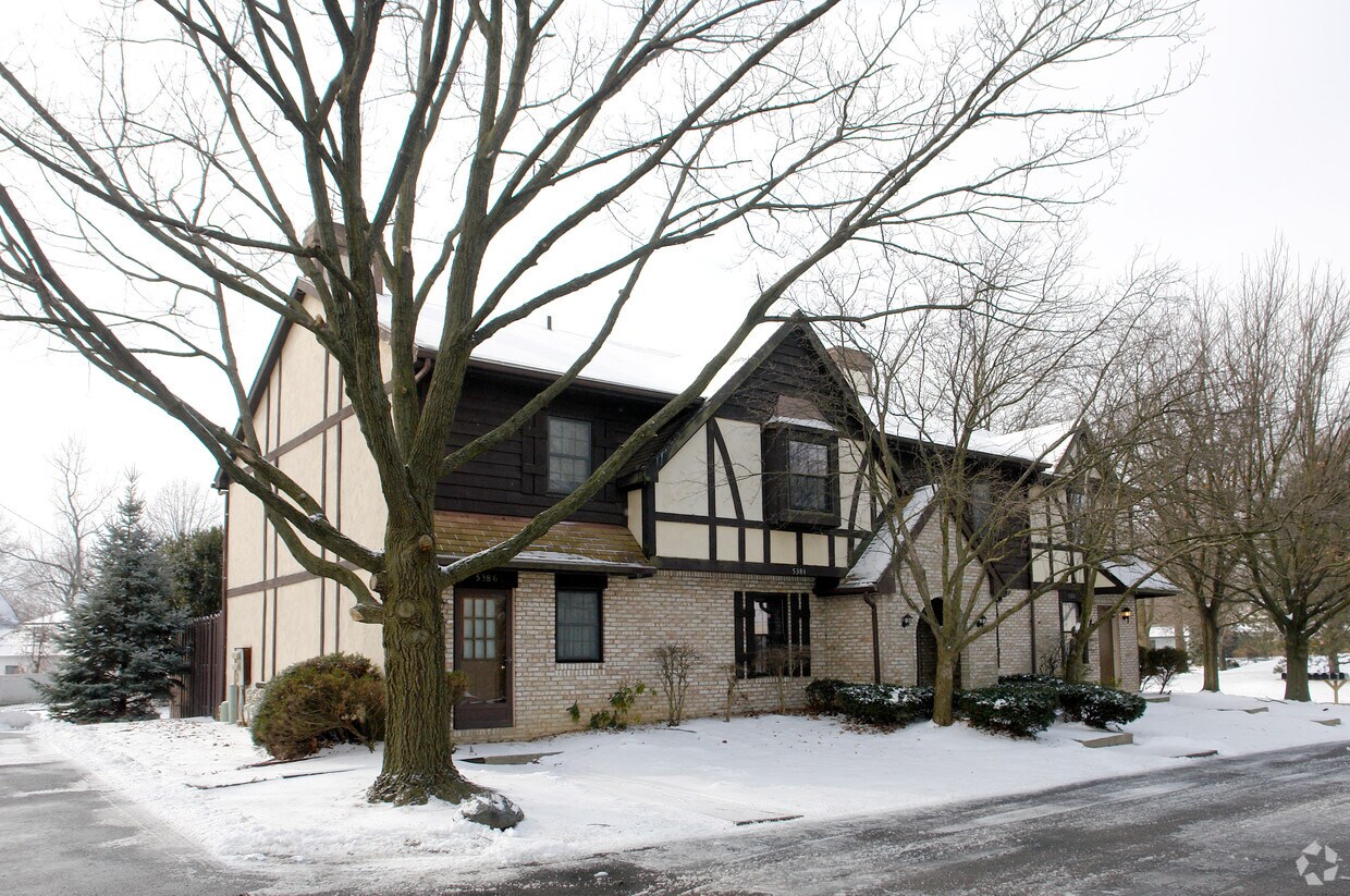 Building Photo - 5380-5386 Ponderosa Dr