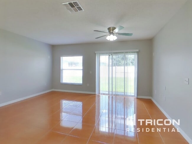 Foto del edificio - 1040 Dudley Dr