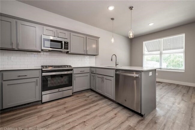 Photo - 1512 N Gregg Ave Townhome